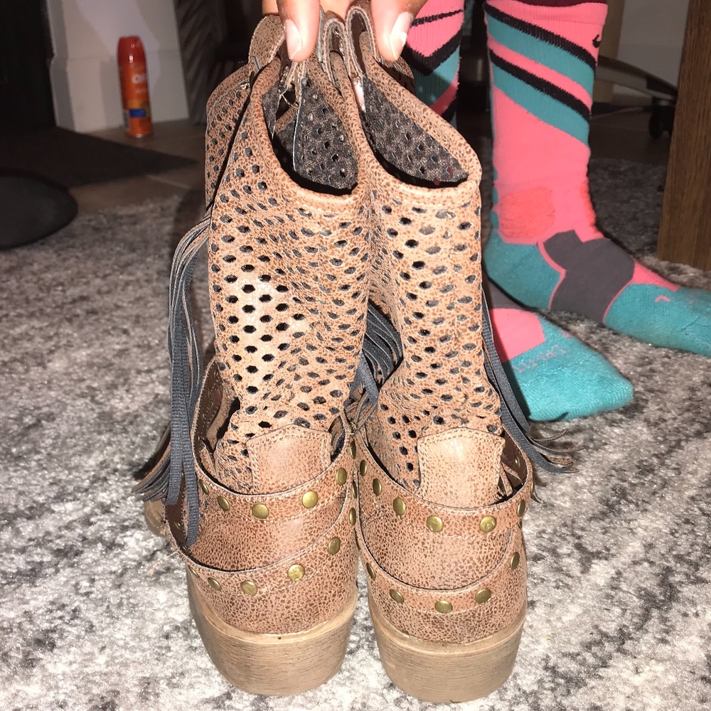 Booties - Picture 4 of 5